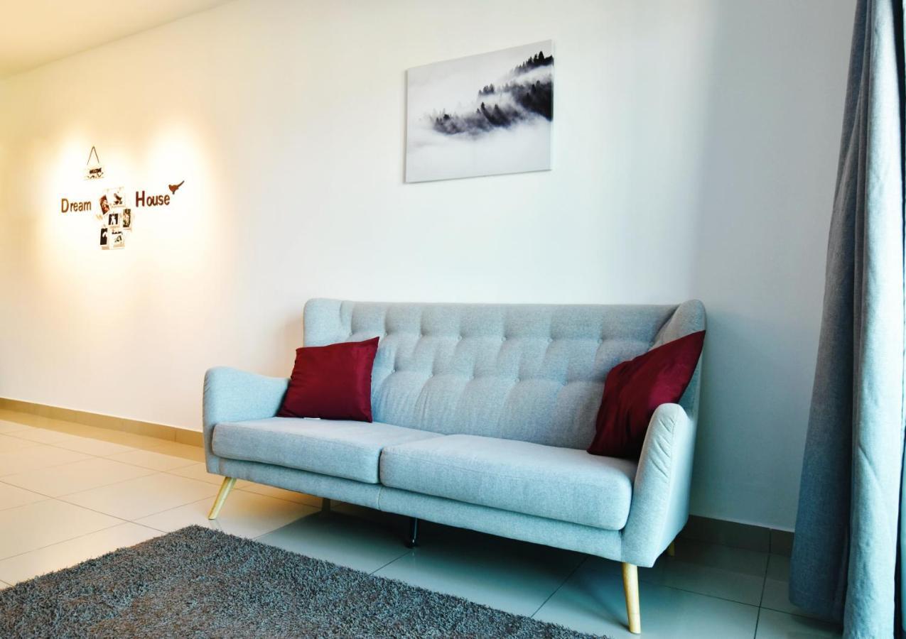 Beautiful Relaxing Home In Skyarena Ascenda クアラルンプール エクステリア 写真